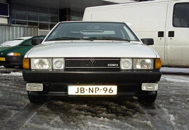 scirocco16v2.jpg (74378 bytes)